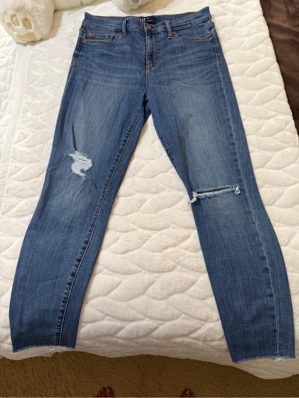 Gap Distressed Skinny Jeans size 28R